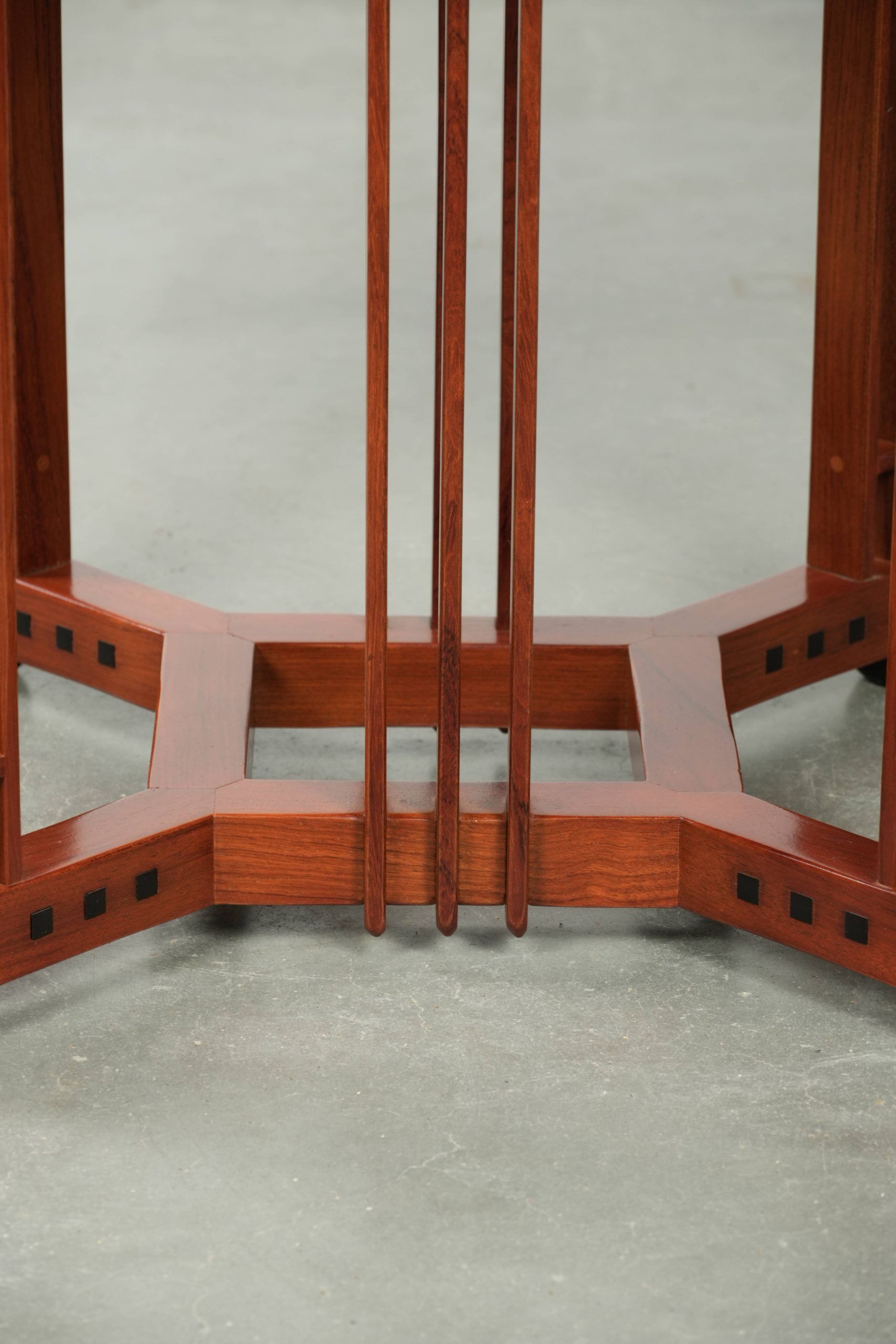 Beautiful round Art Deco style side/coffee table