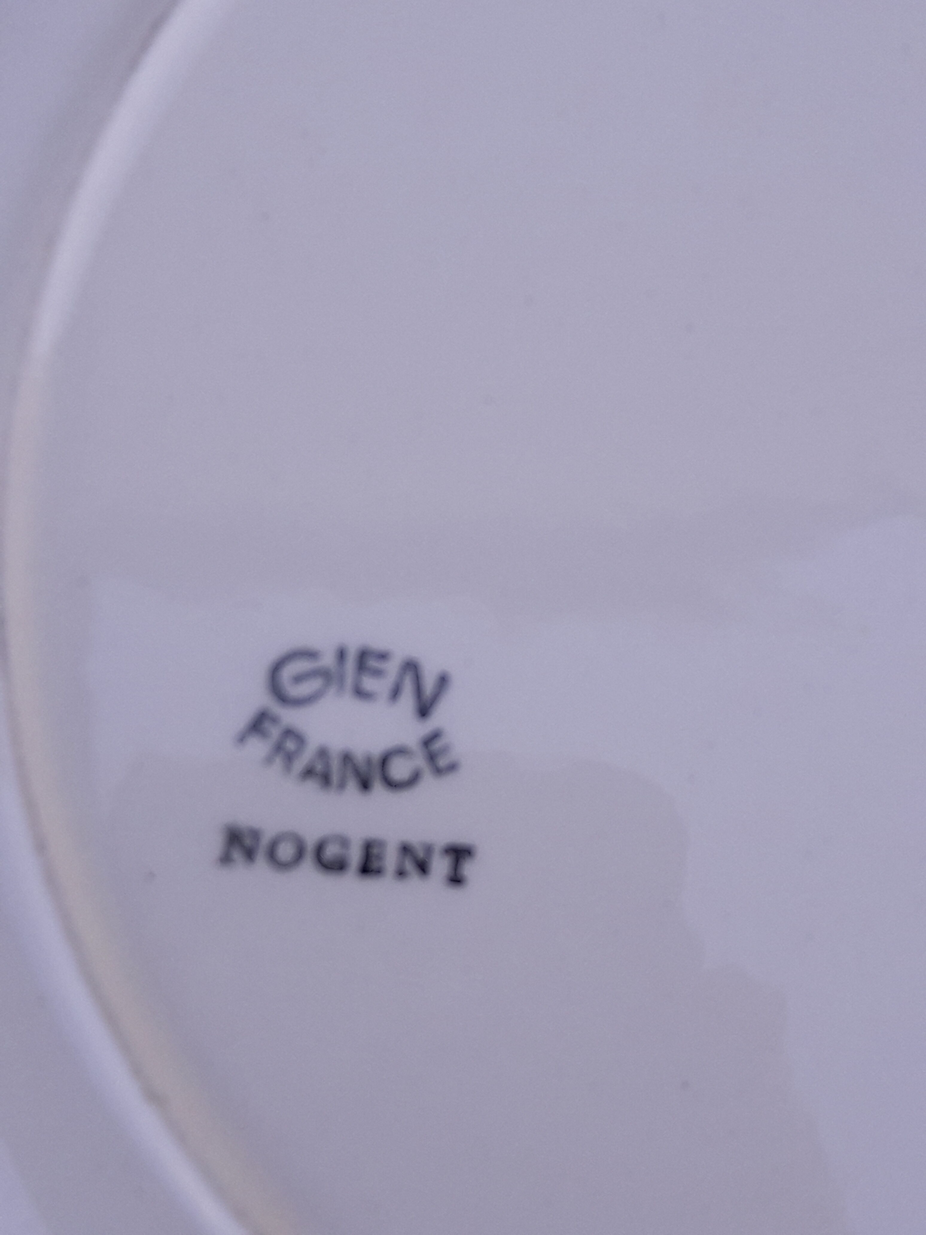 Gien model Nogent diam flat plate 23.5 cm
