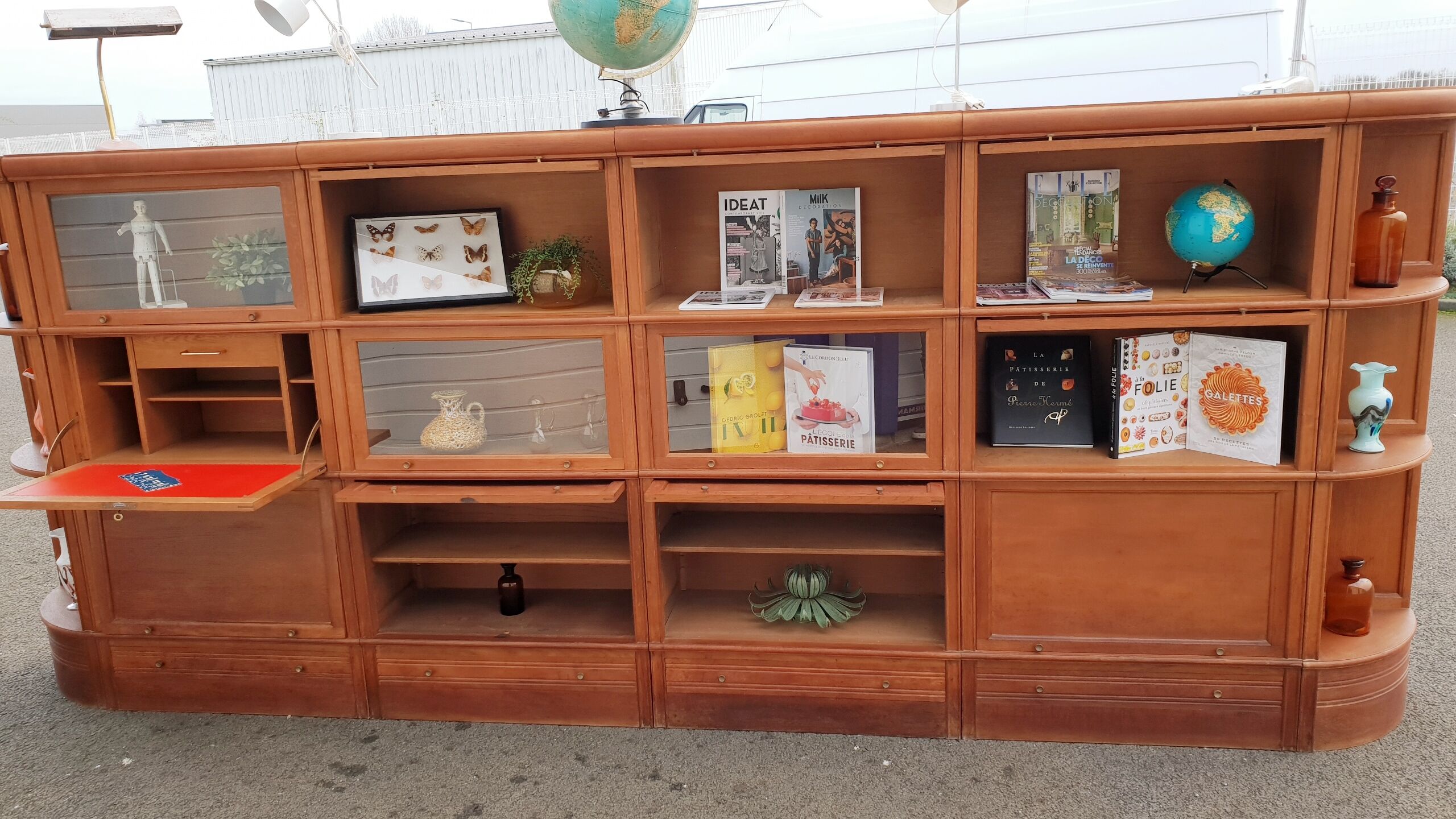 Vintage notary library