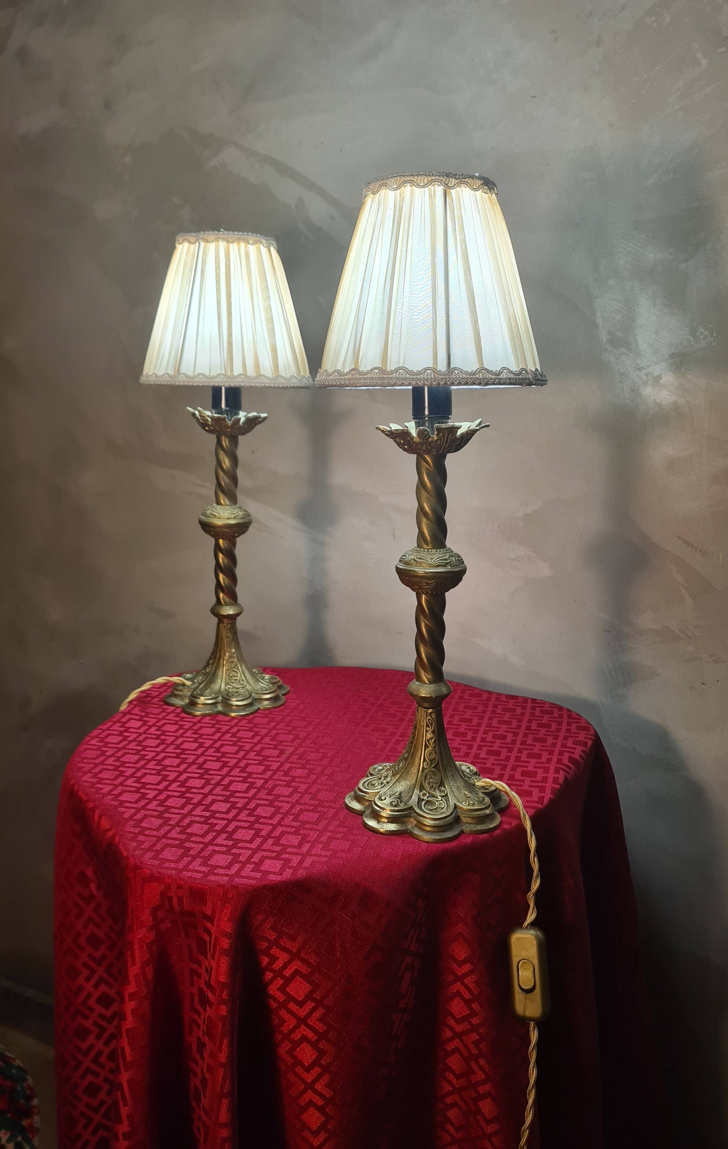 Pair of chiselled bronze lamps, bedside, bedroom, new lampshade 43x15, electrical in working order.