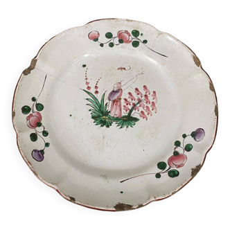 19th century Eastern earthenware plate decorated with Chinese and flowers