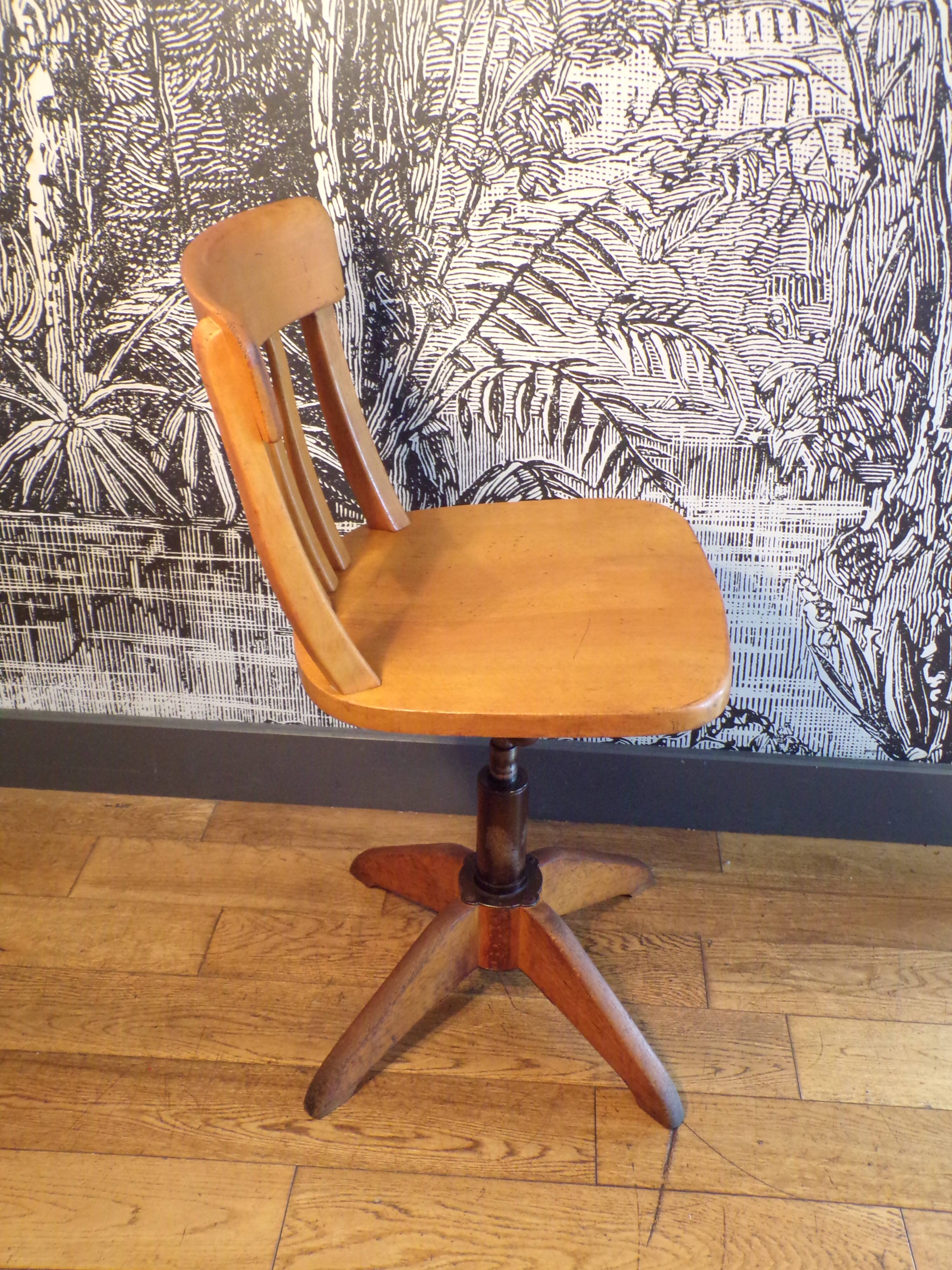 Stoll Giroflex American Swivel Chair