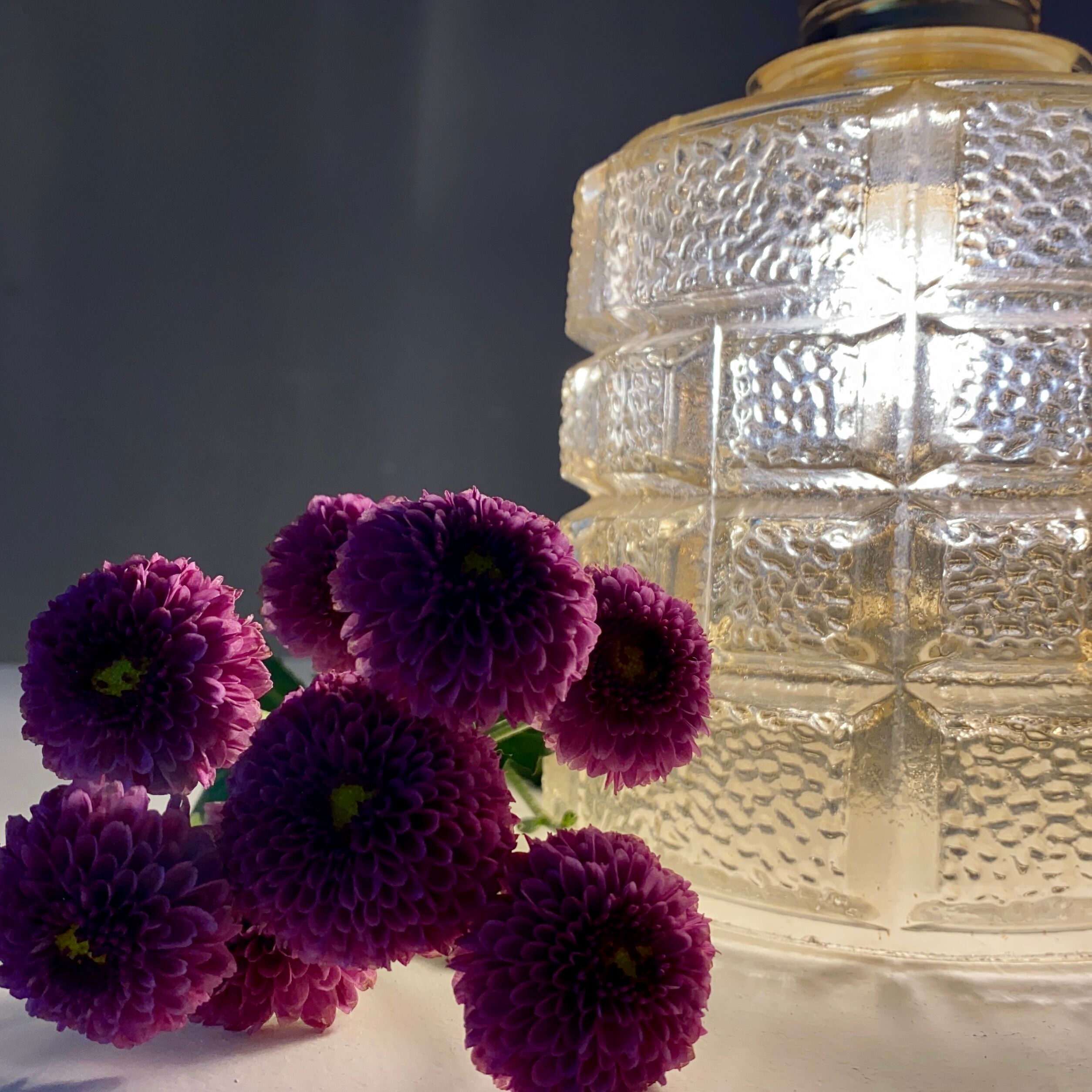 Vintage amber glass tulip ride