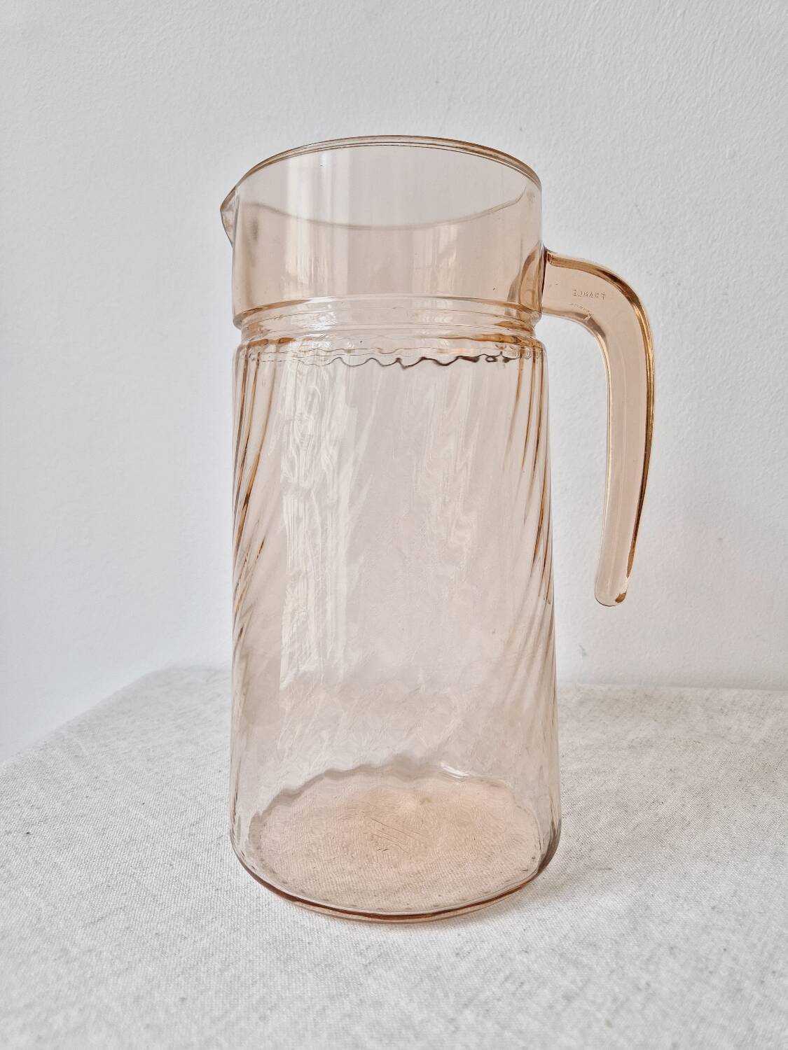 "Rosaline" twisted glass carafe - Luminarc Vintage