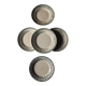Un lot de 5 assiettes plates Terre de fer vert bleu dépareillé
