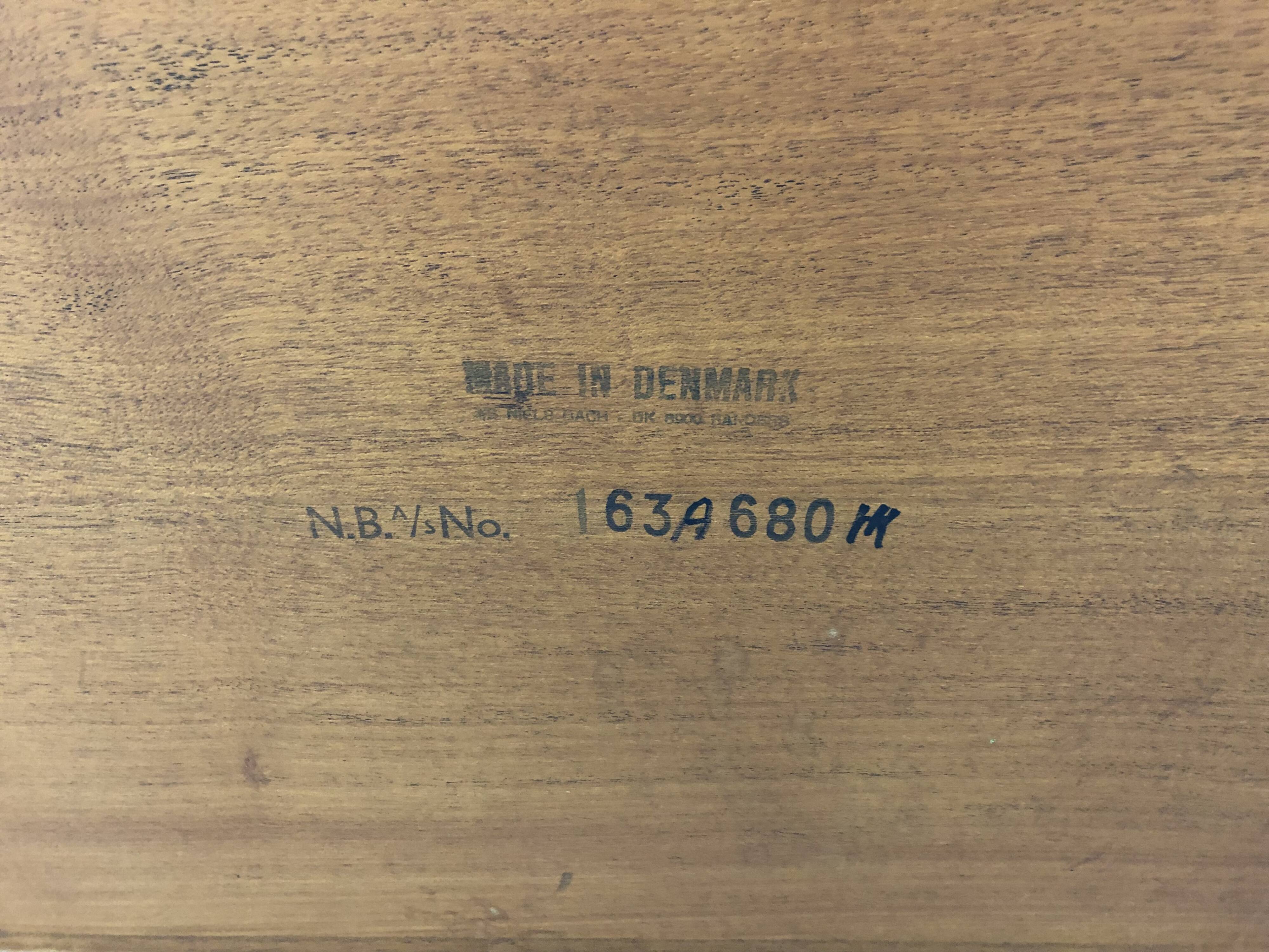 Table basse danoise du milieu du siècle avec rangement de A / S Niels Bach, 1960s