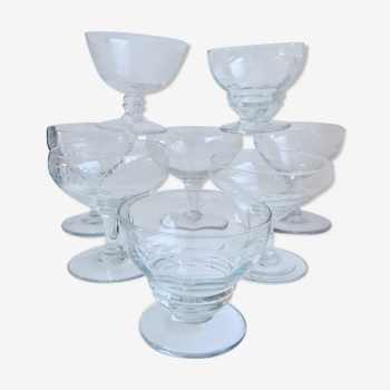 Lot de 8 coupes à champagne en cristal gravé années 50