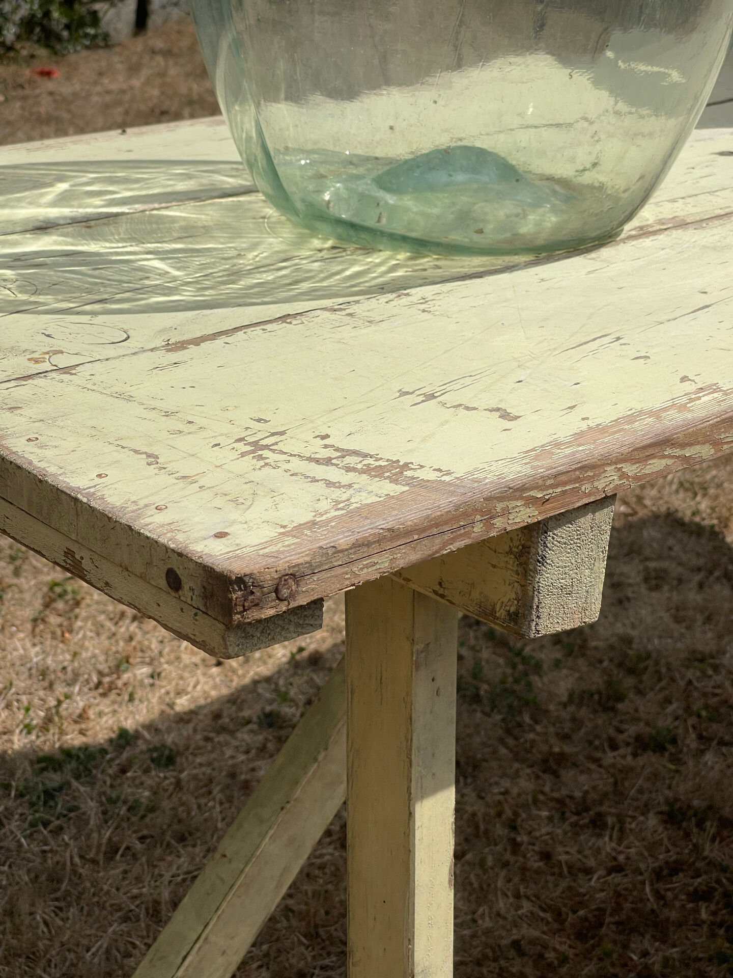 Guinguette table
