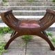 Fauteuil curule en bois et cuir