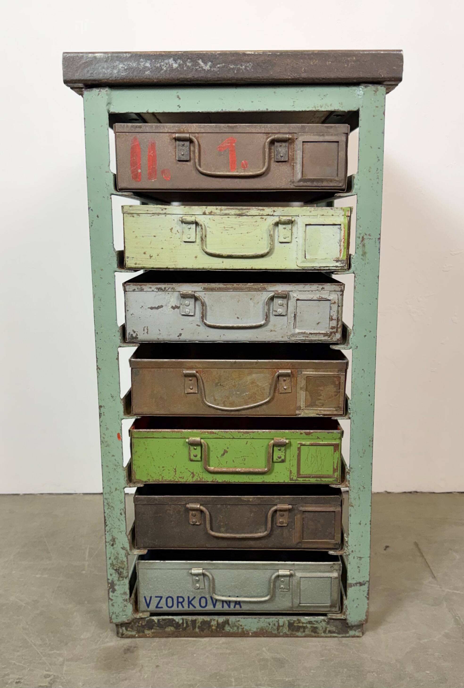 Commode industrielle en fer vert, années 1950