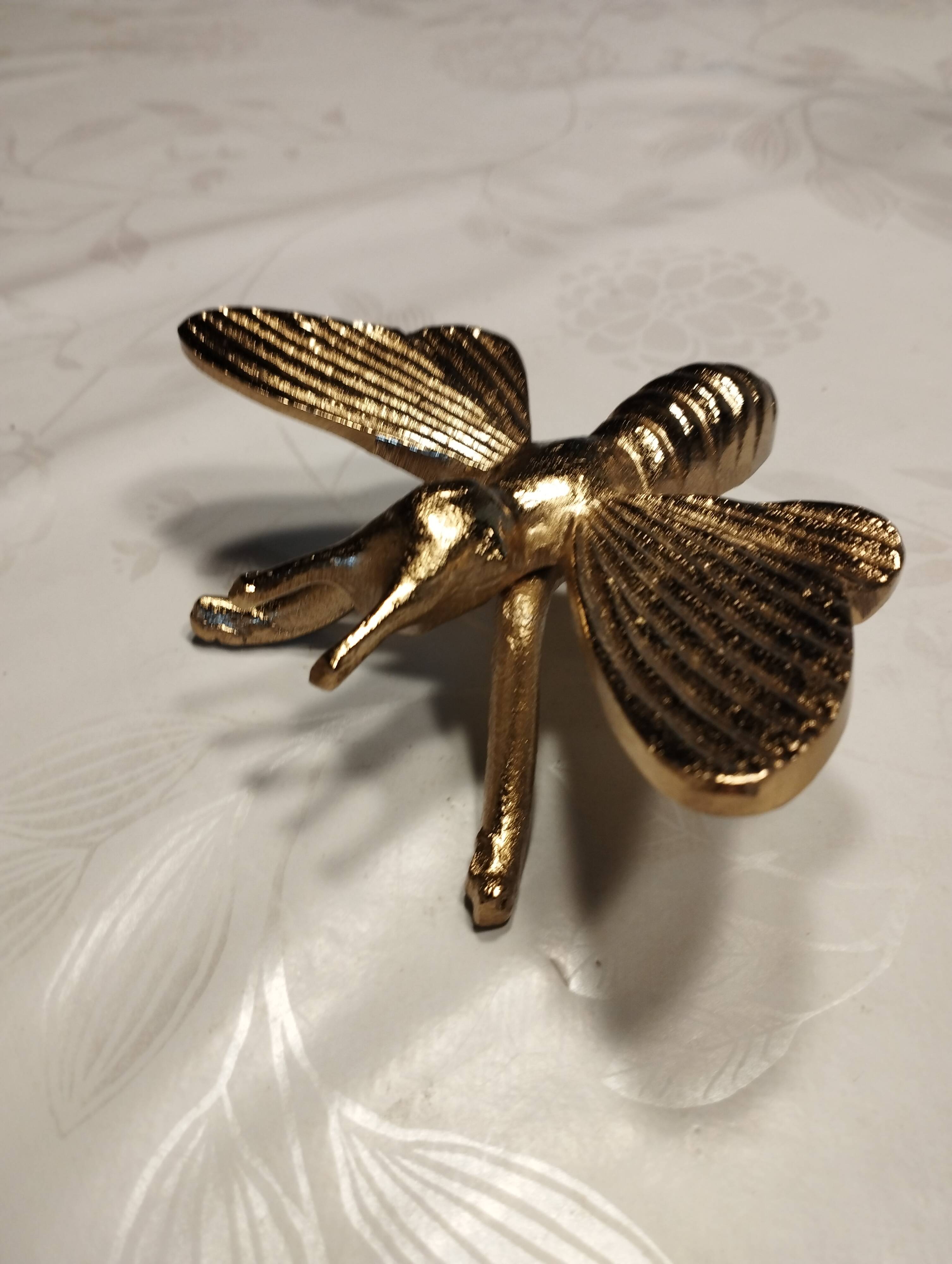 paperweight - decoration to place - bee insect in gold metal