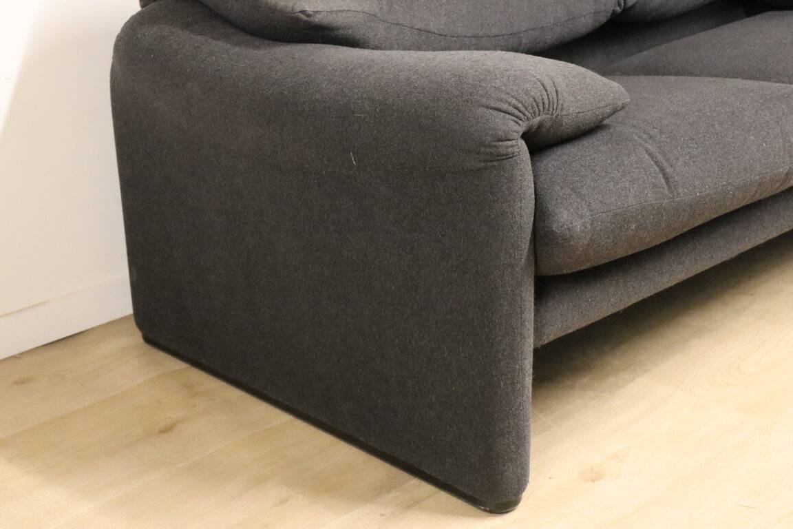 “Maralunga” sofa by Vico Magistretti for Cassina in tweed