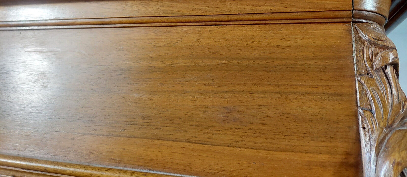 Louis XV wardrobe in walnut with blond patina circa 1880-1900