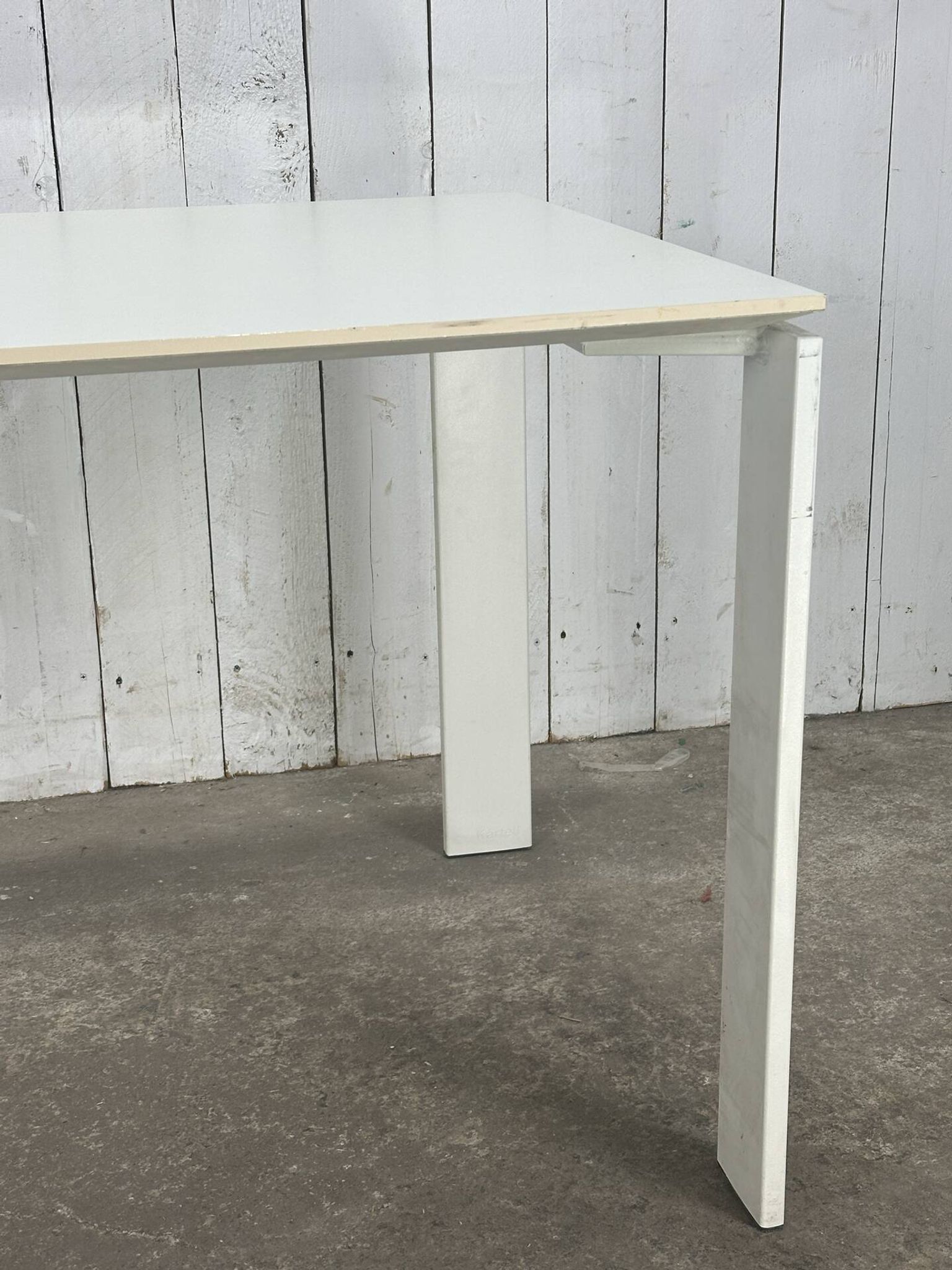 Table Four de Ferruccio Laviani pour Kartell – blanche