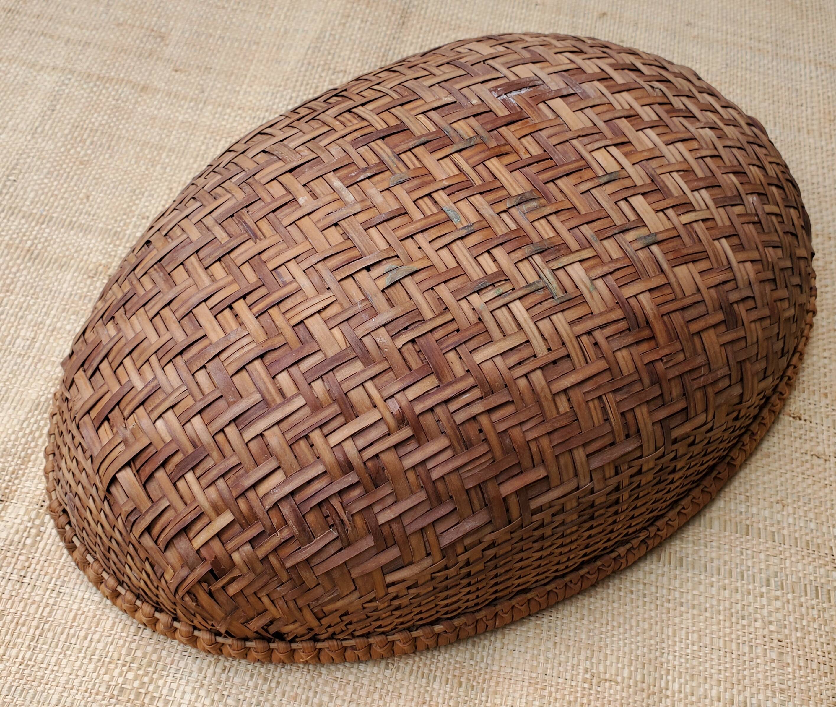 Empty 70's rattan pocket