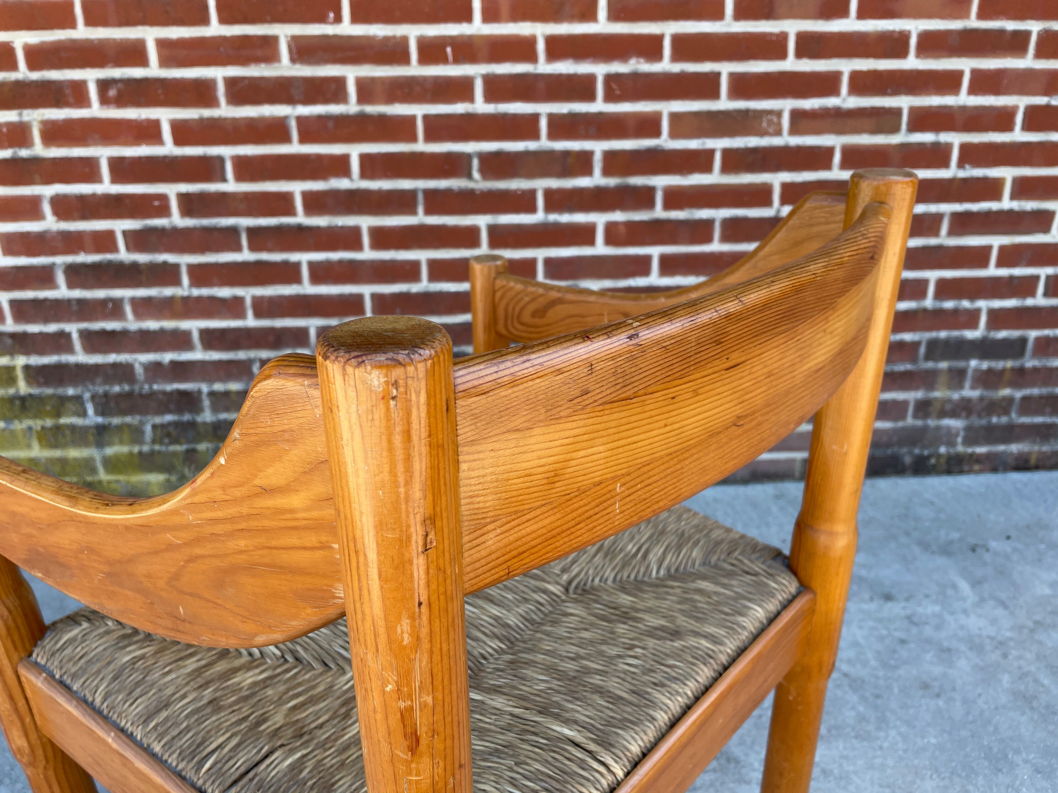 Carimate modèle 892 Vico Magistretti pour Cassina