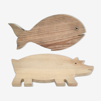 Deux planches à découper poisson cochon bois vintage