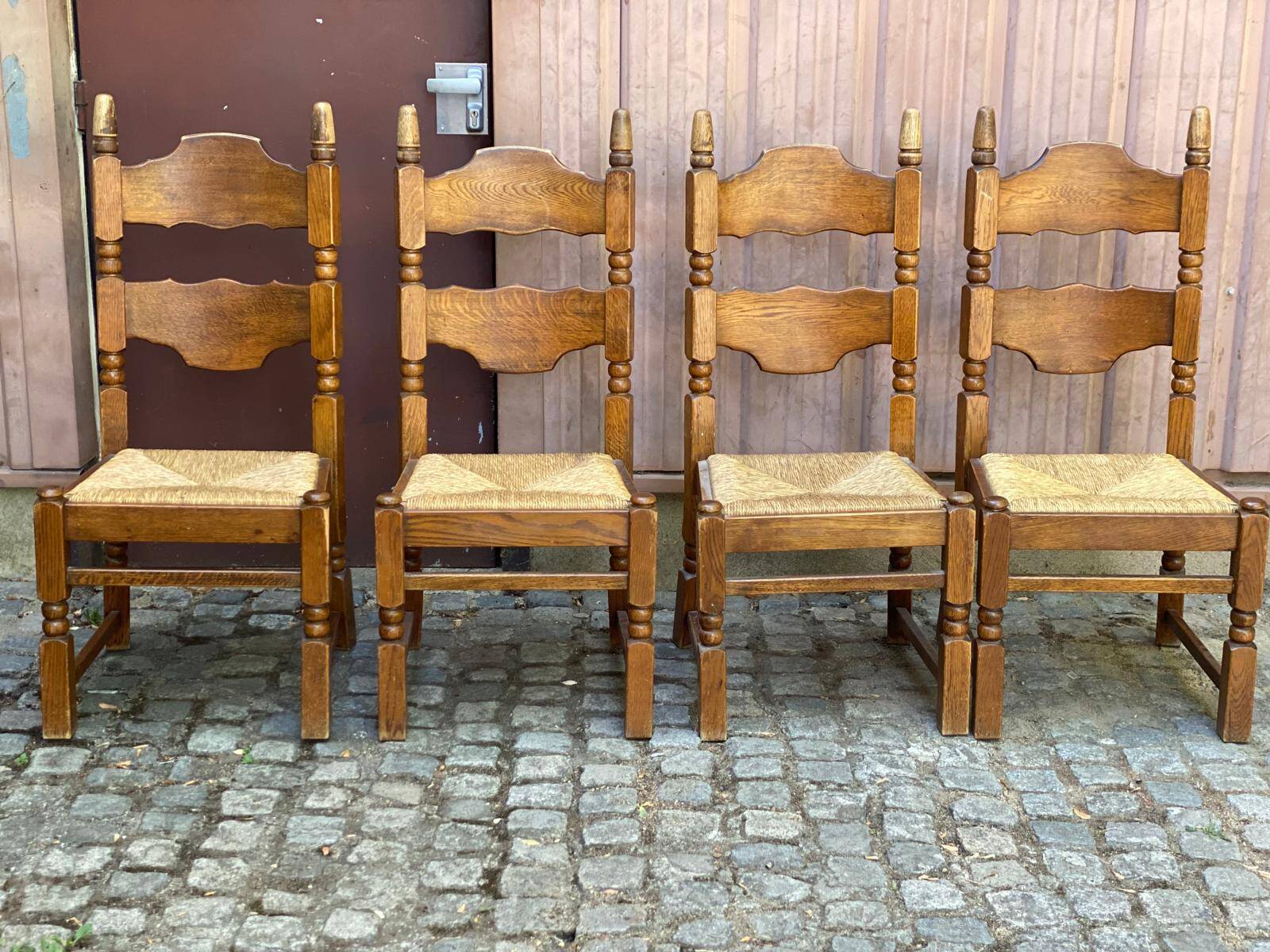 4 chaises à manger bois massif et paille 1960