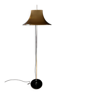 Space Age floor lamp by Willem Hagoort with a beige witch hat-shaped shade.