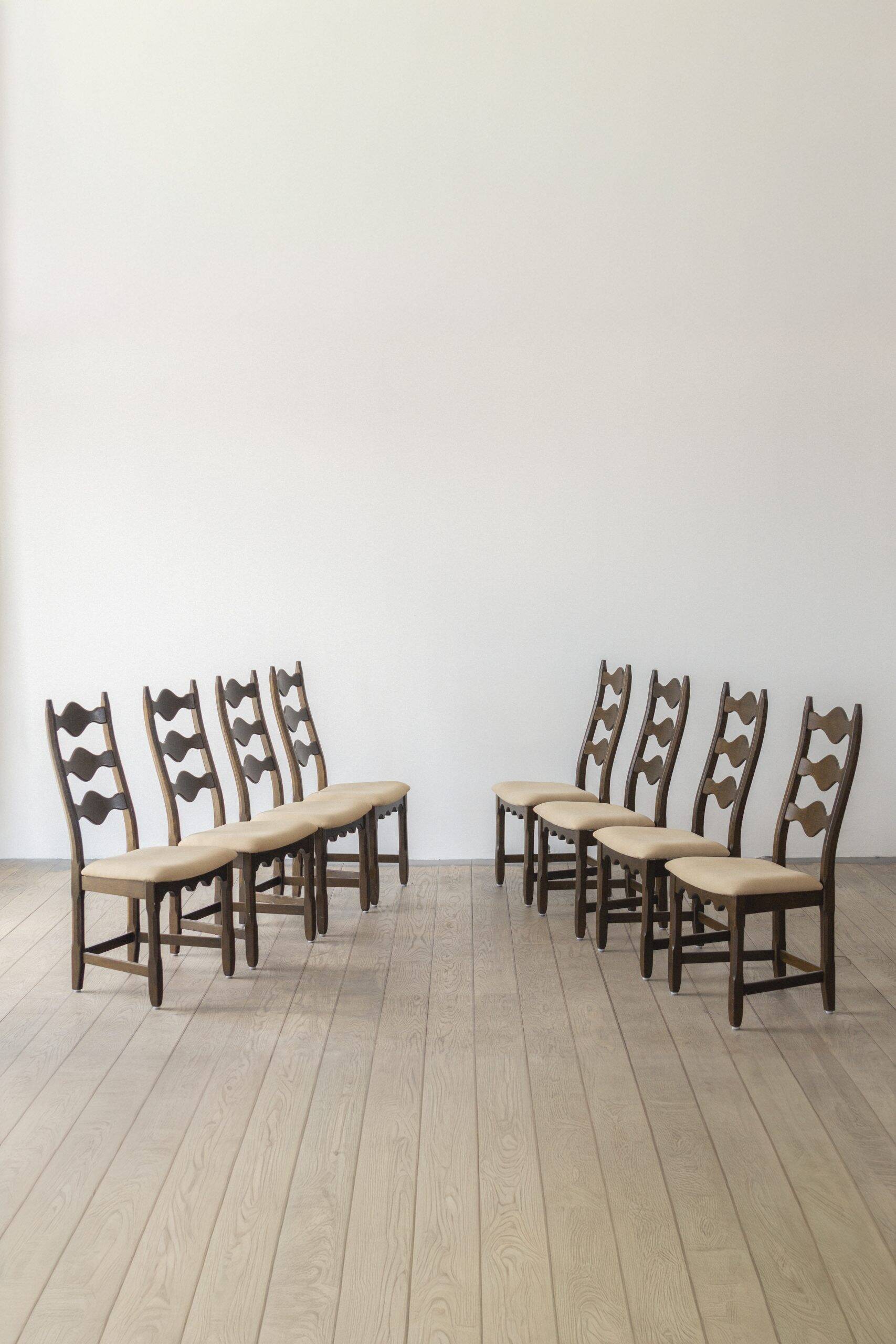 Henning Kjærnulf, chaise de salle à manger (ensemble de huit)