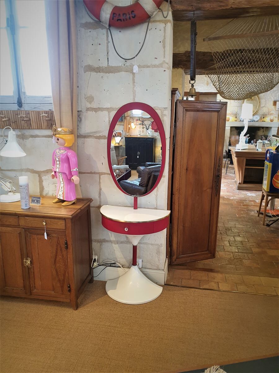 Vintage dressing table
