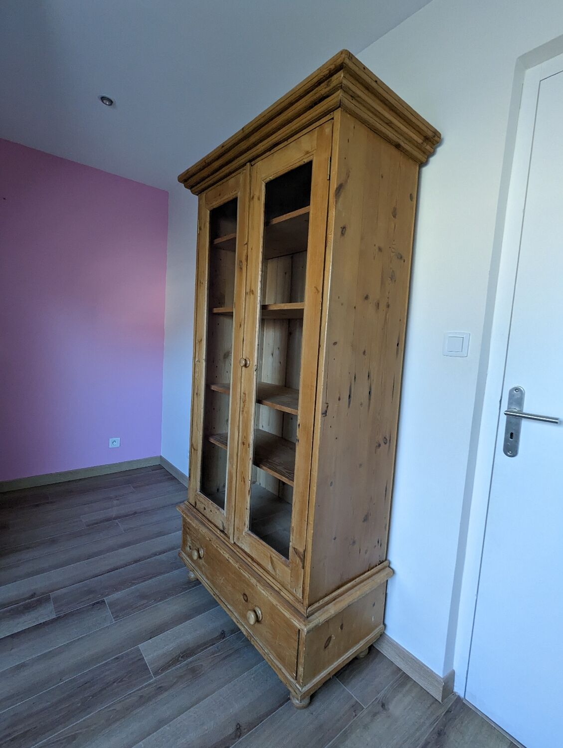 Glass cabinet