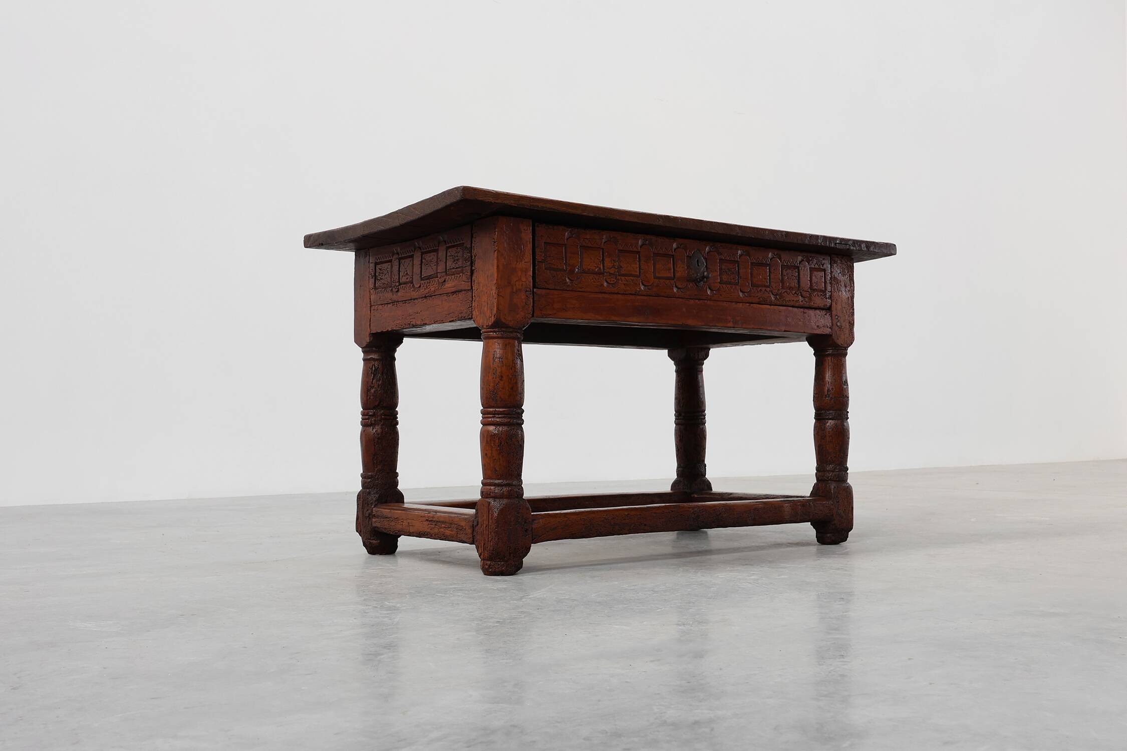 Oak hand-carved side table in wabi wabi style, Spain, 17th Century