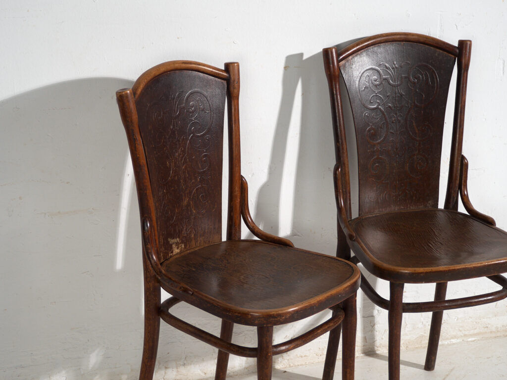 Set of 2 antique bentwood chairs by Thonet – Central Europe, circa 1900-1920