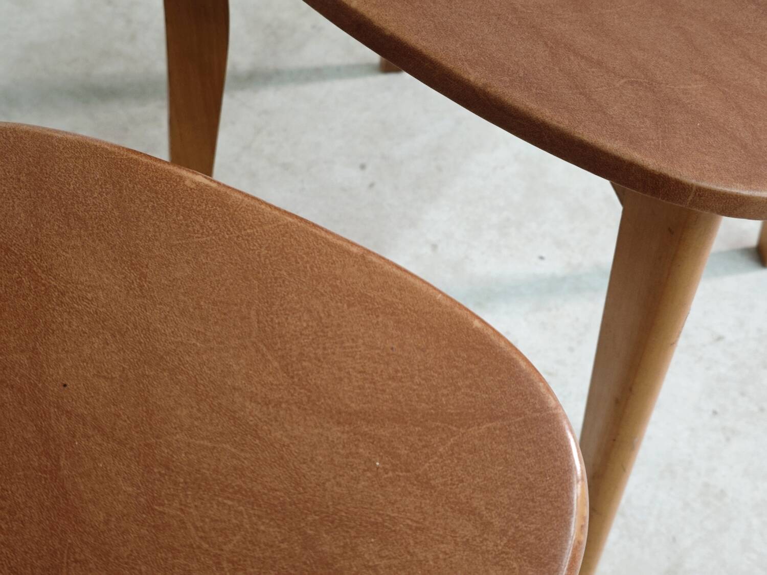 Pair of vintage French chairs in light brown skai