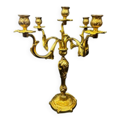 Très grand candélabre à cinq lumières, de style rocaille Louis XV en bronze doré.