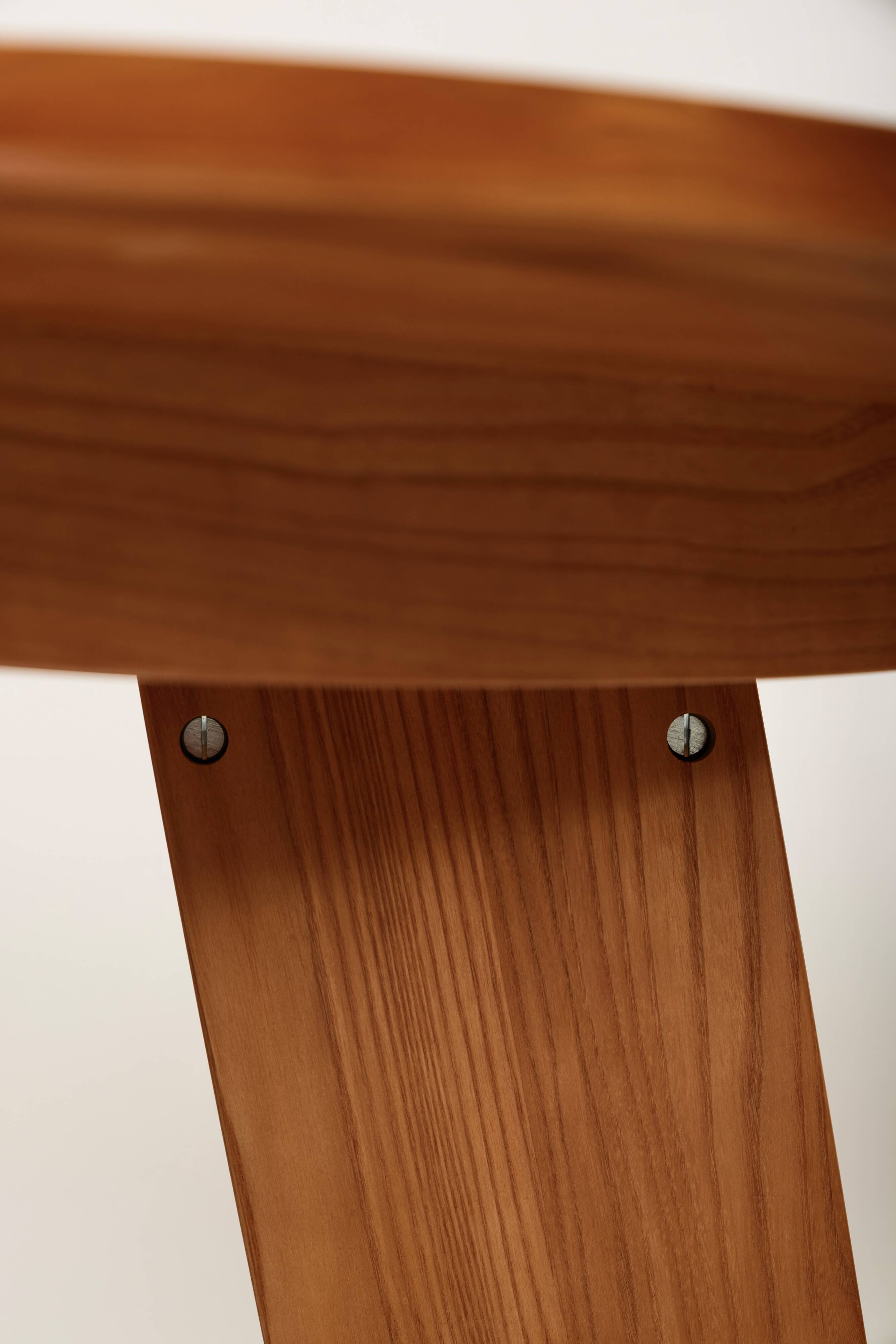 Table  de salle à manger en orme, 1970s