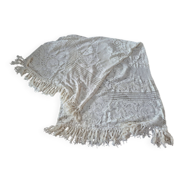 vintage crochet blanket bedspread with fringes on the edges