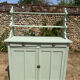 Buffet parisien vintage et son verrier vert d’eau
