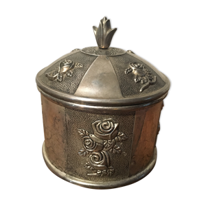 Boîte à bijoux en métal