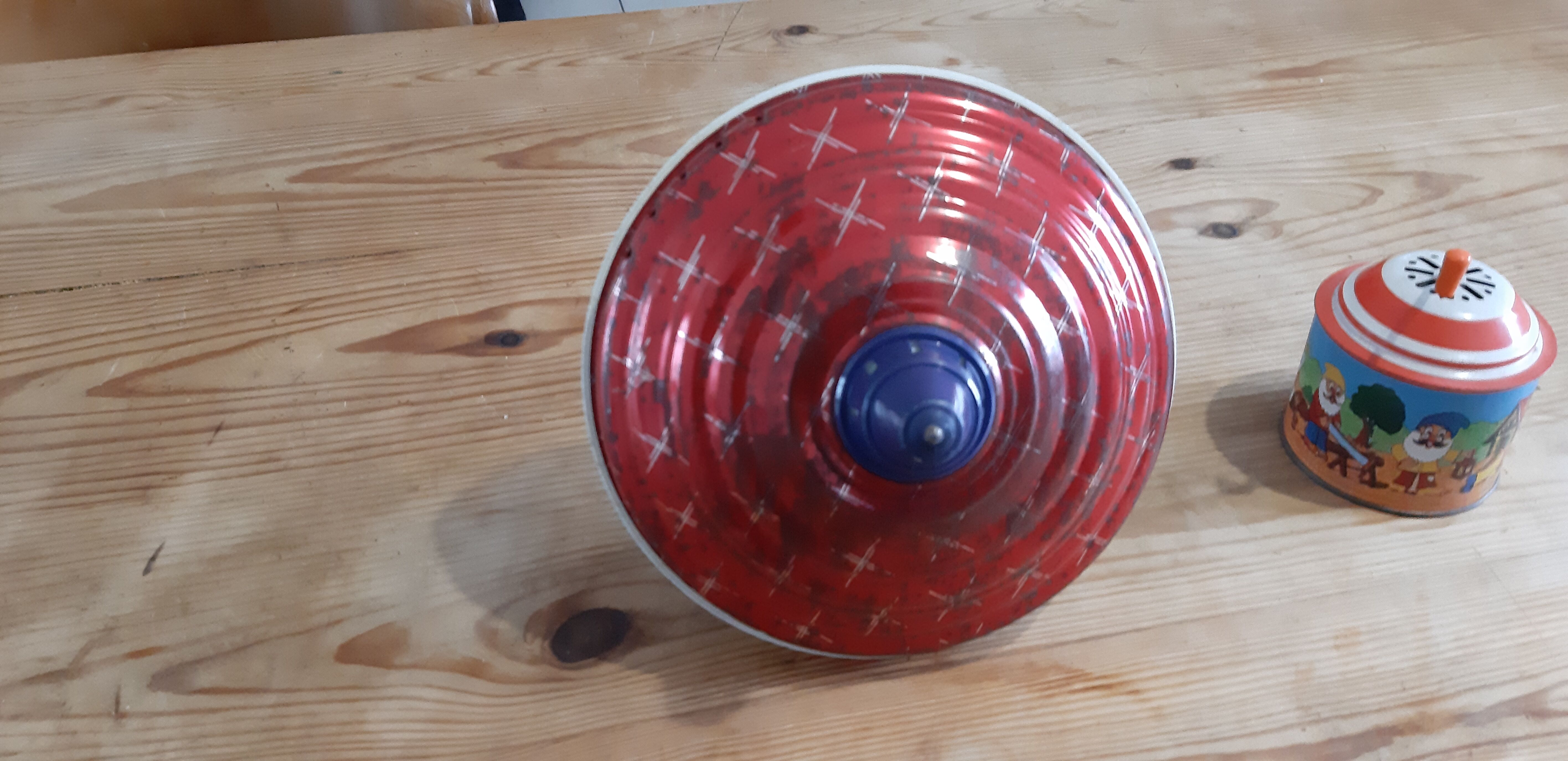 2 toys of the 50s, by Lorenz Bolz