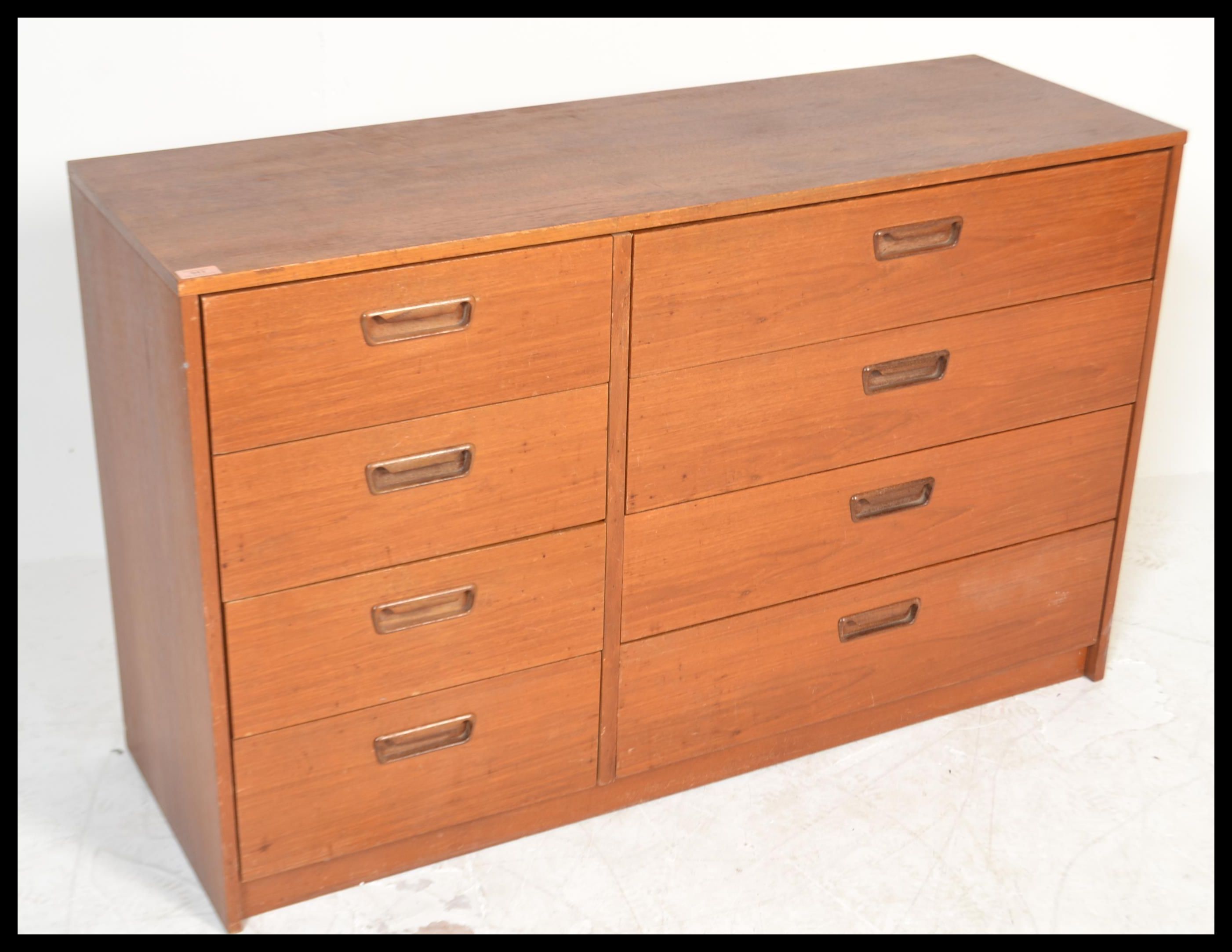 Commode en teck 8 tiroirs