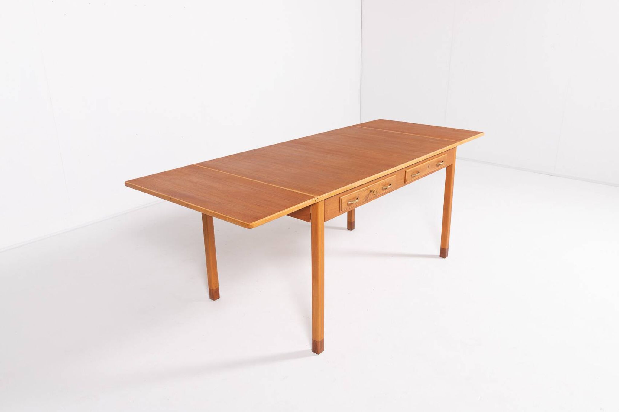 Table extensible par David Rosen pour Nordiska Kompaniet, Suède 1950