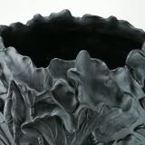 Black resin vase Lotus publisher VGnewtrend