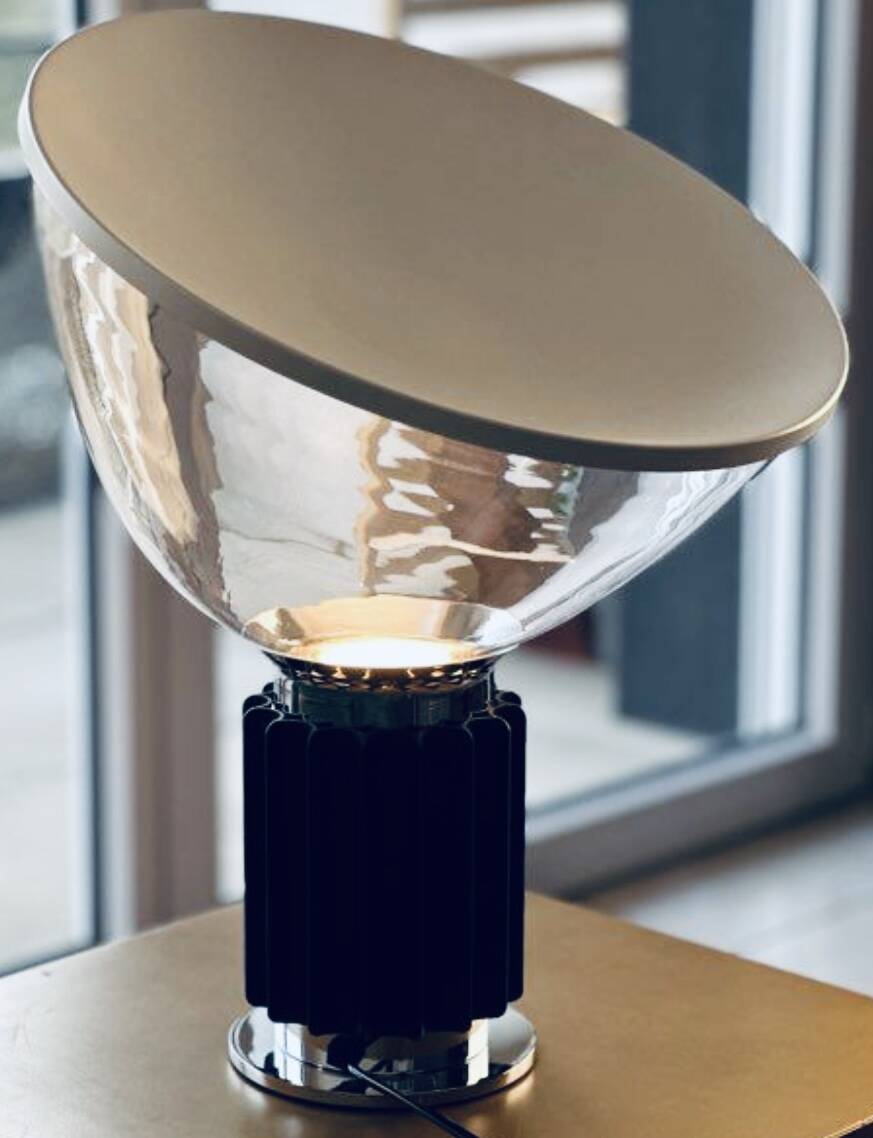 Superb lamp inspired by the iconic Taccia model by Flos.