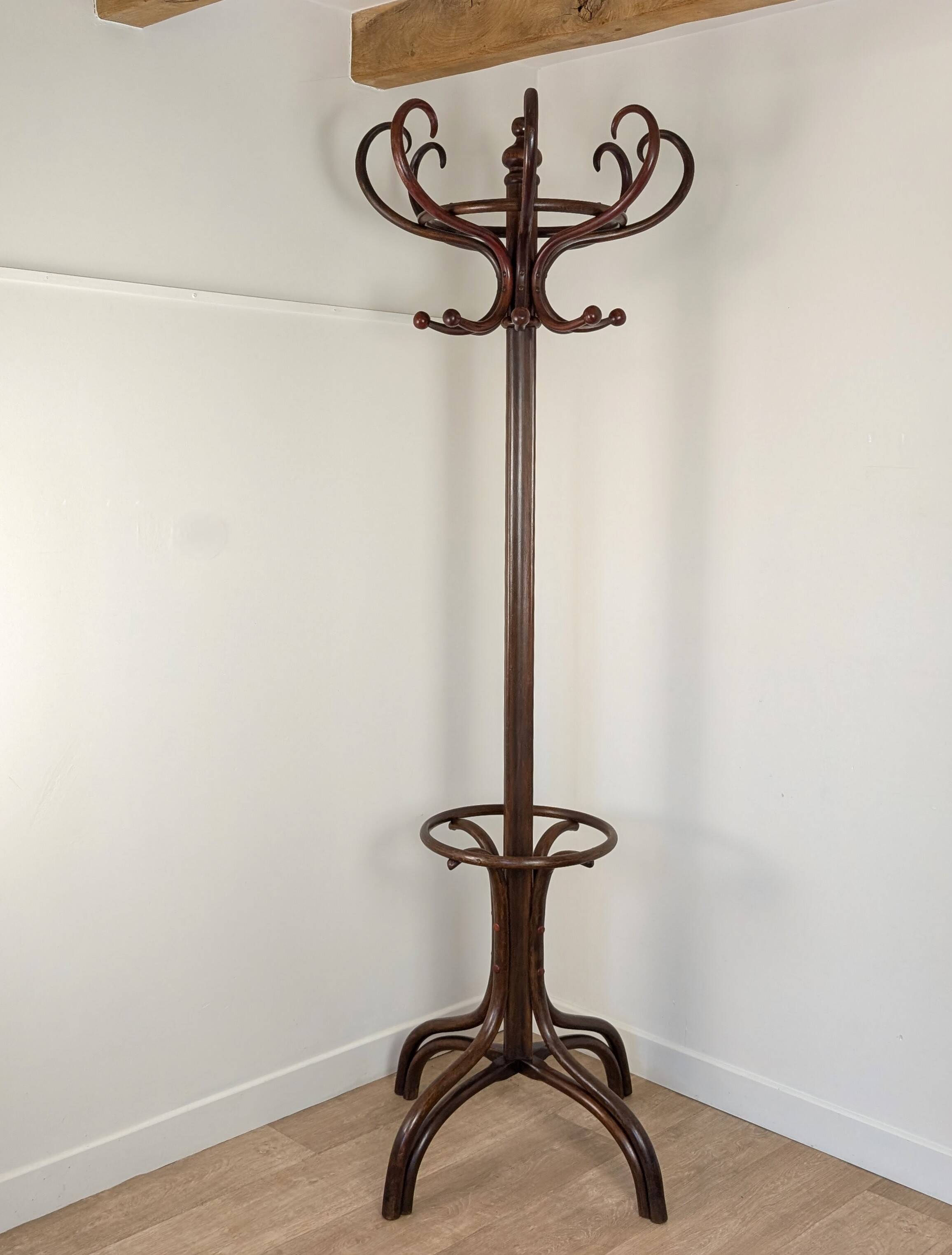 Fischel parrot coat rack