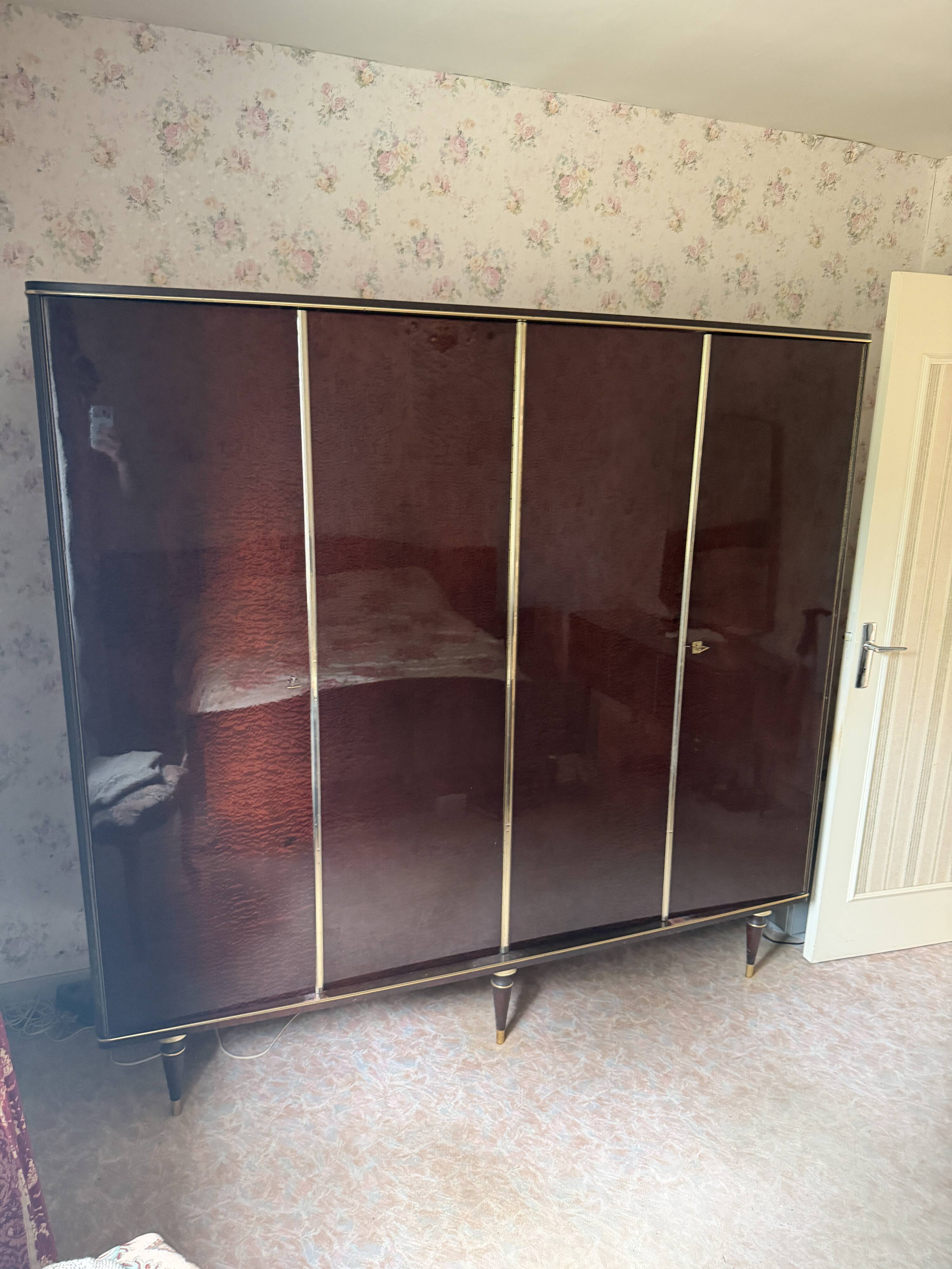 Large vintage wardrobe with 4 doors in brown and gold – dressing 198 cm