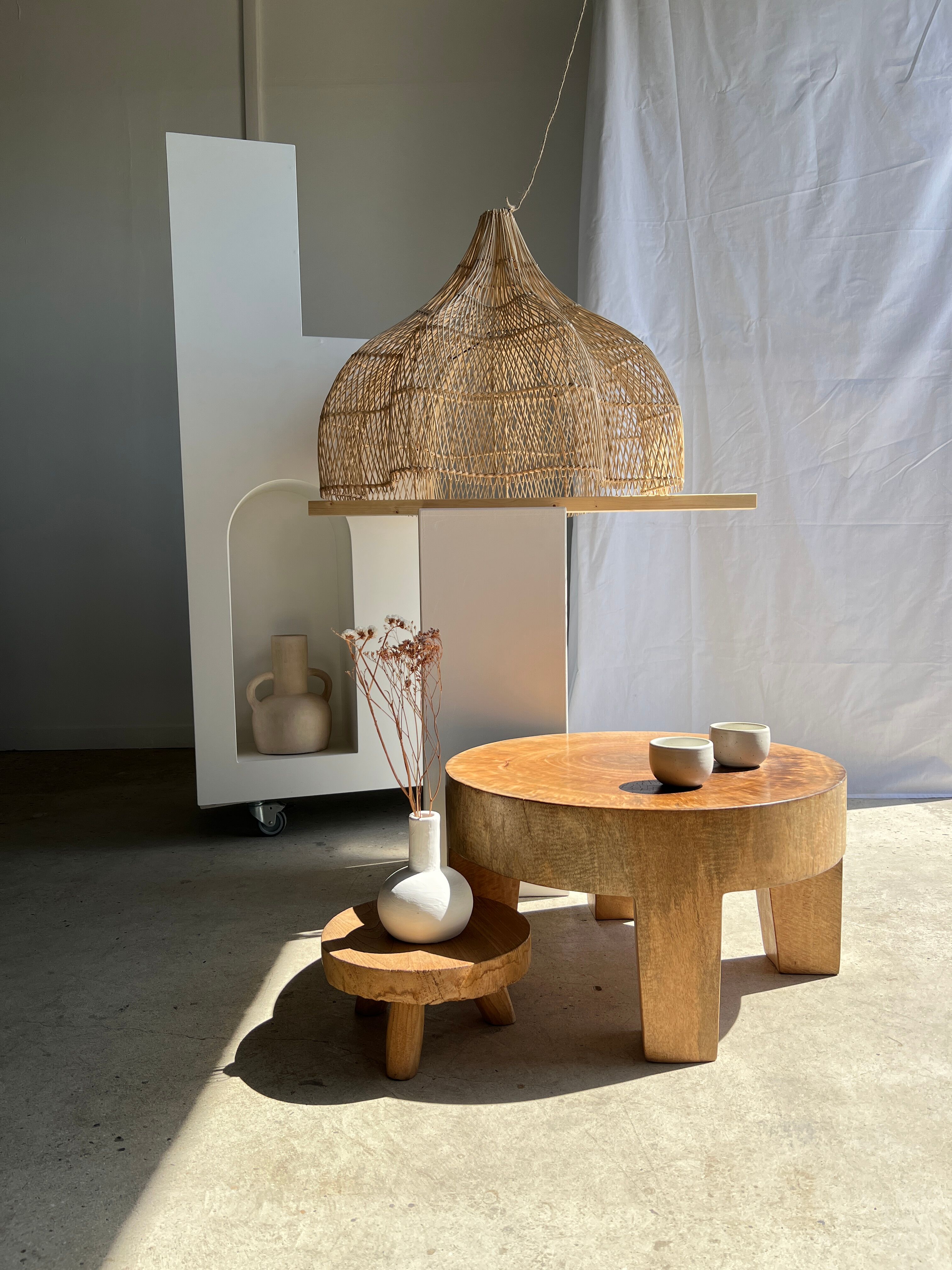 Quadripod coffee table in solid wood monoxyl natural color (dark)