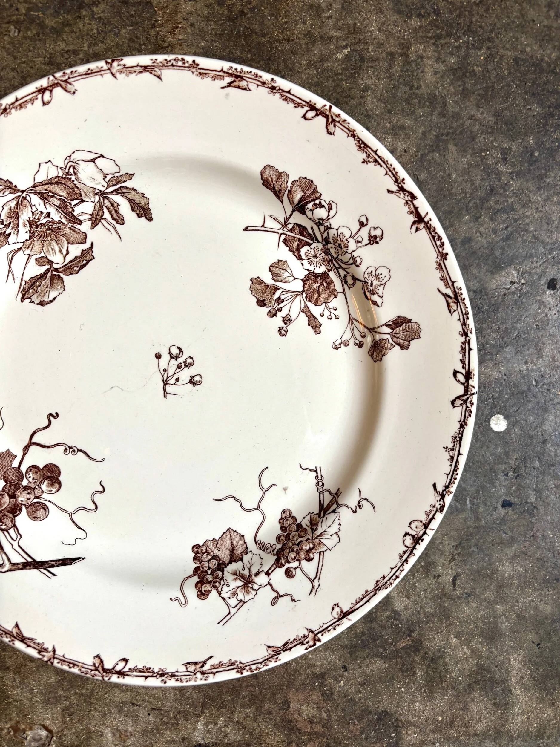 HB & Cie round brown ironstone dish