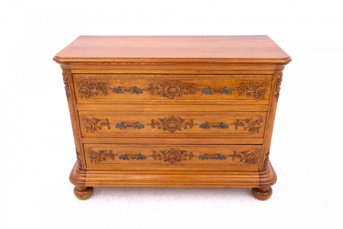 Light oak chest of drawers from the early 20th century, Western Europe. After renovation.