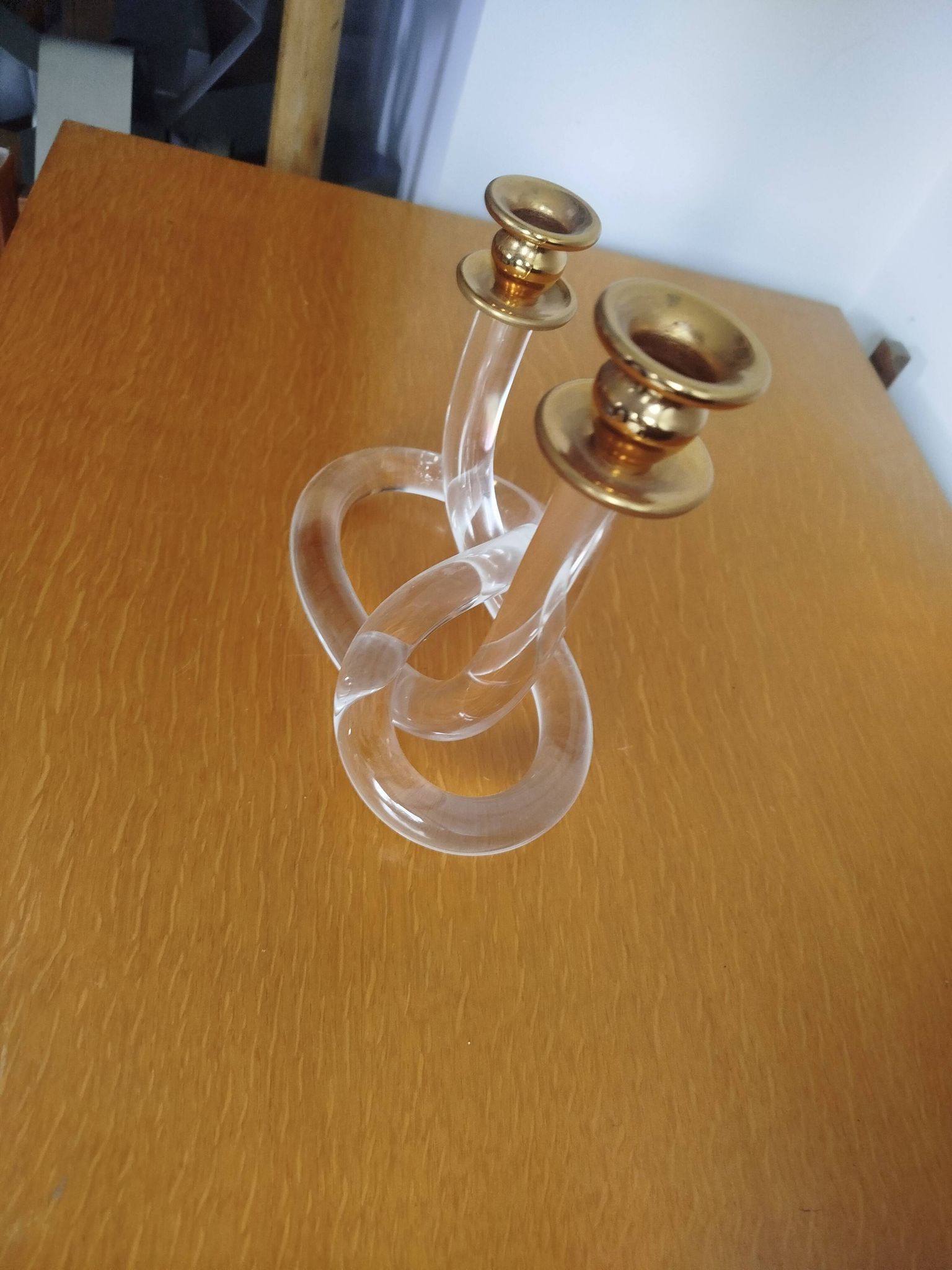 Dorothy Thorpe "Pretzel" candlestick in lucite and gilded brass 70s