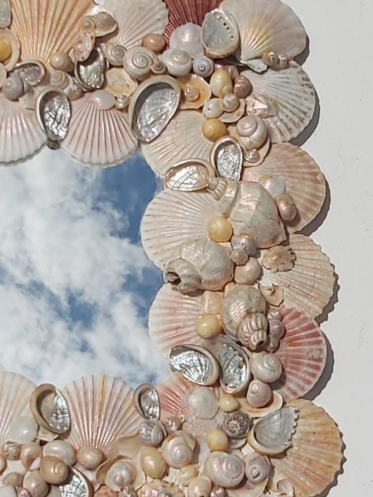 Vintage seashell mirror 31x35cm
