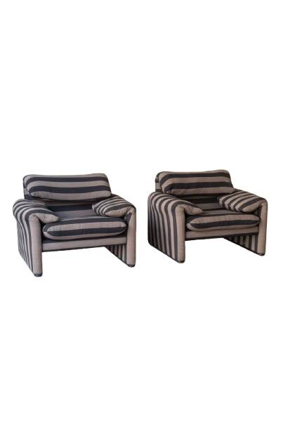 Set of 2 easy chairs 'Maralunga' by Vico Magistretti