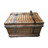 Wicker trunk