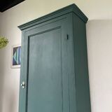 Green hosiery wardrobe