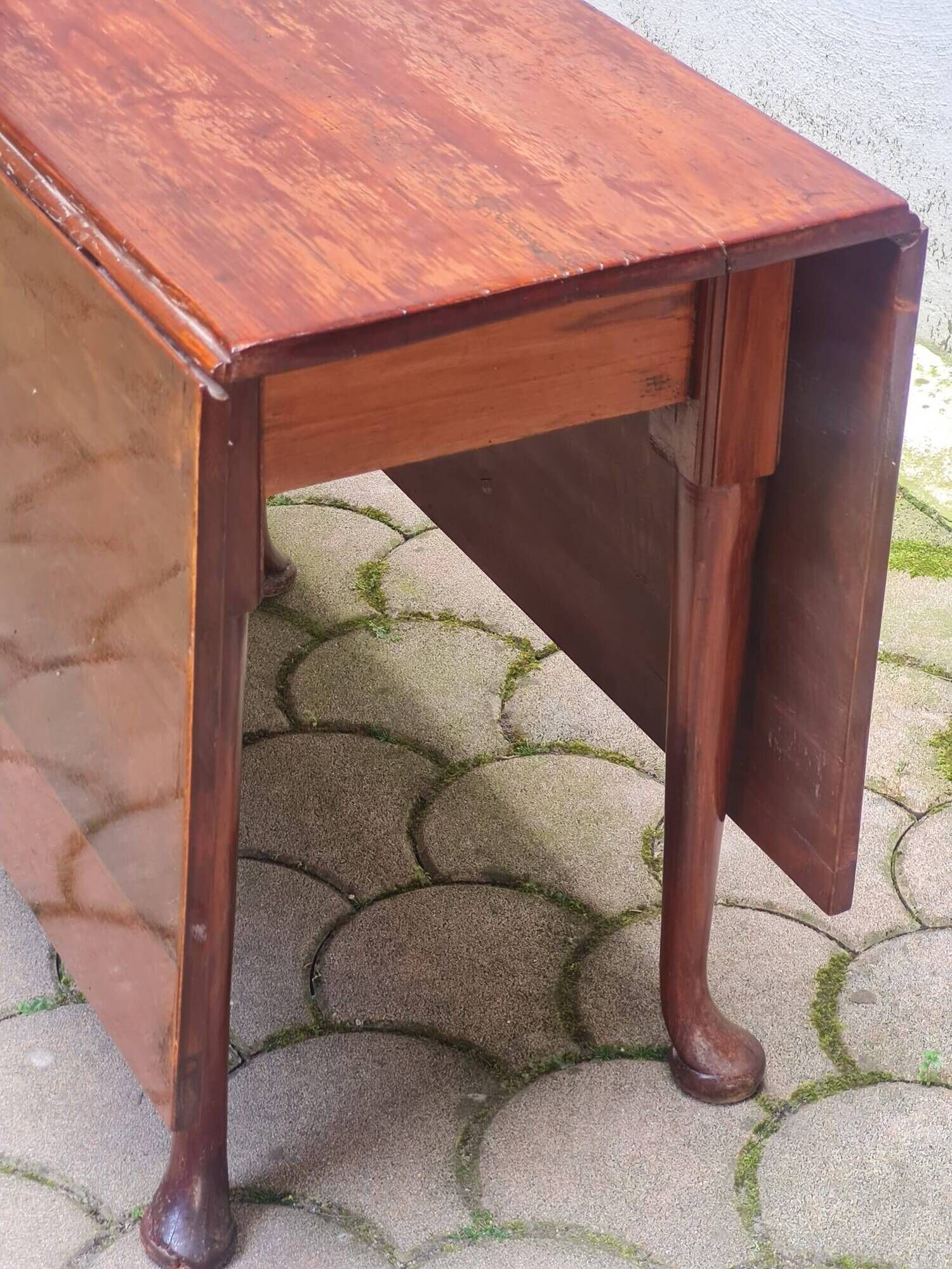 Mahogany drop-leaf table
